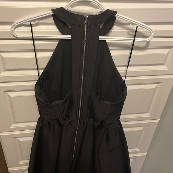 Black dress - Picture 3 of 3